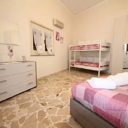 Le Tre Rose Di Mary Avola