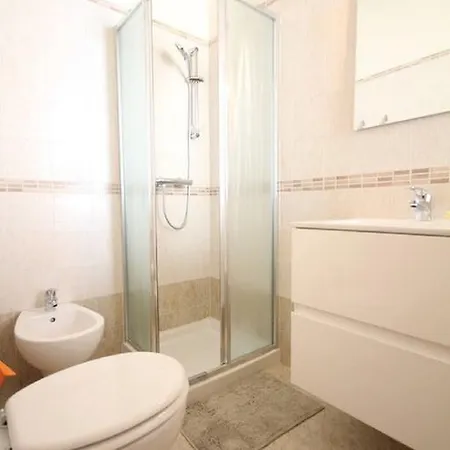 Le Tre Rose Di Mary Avola