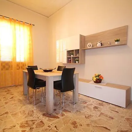 Le Tre Rose Di Mary Avola